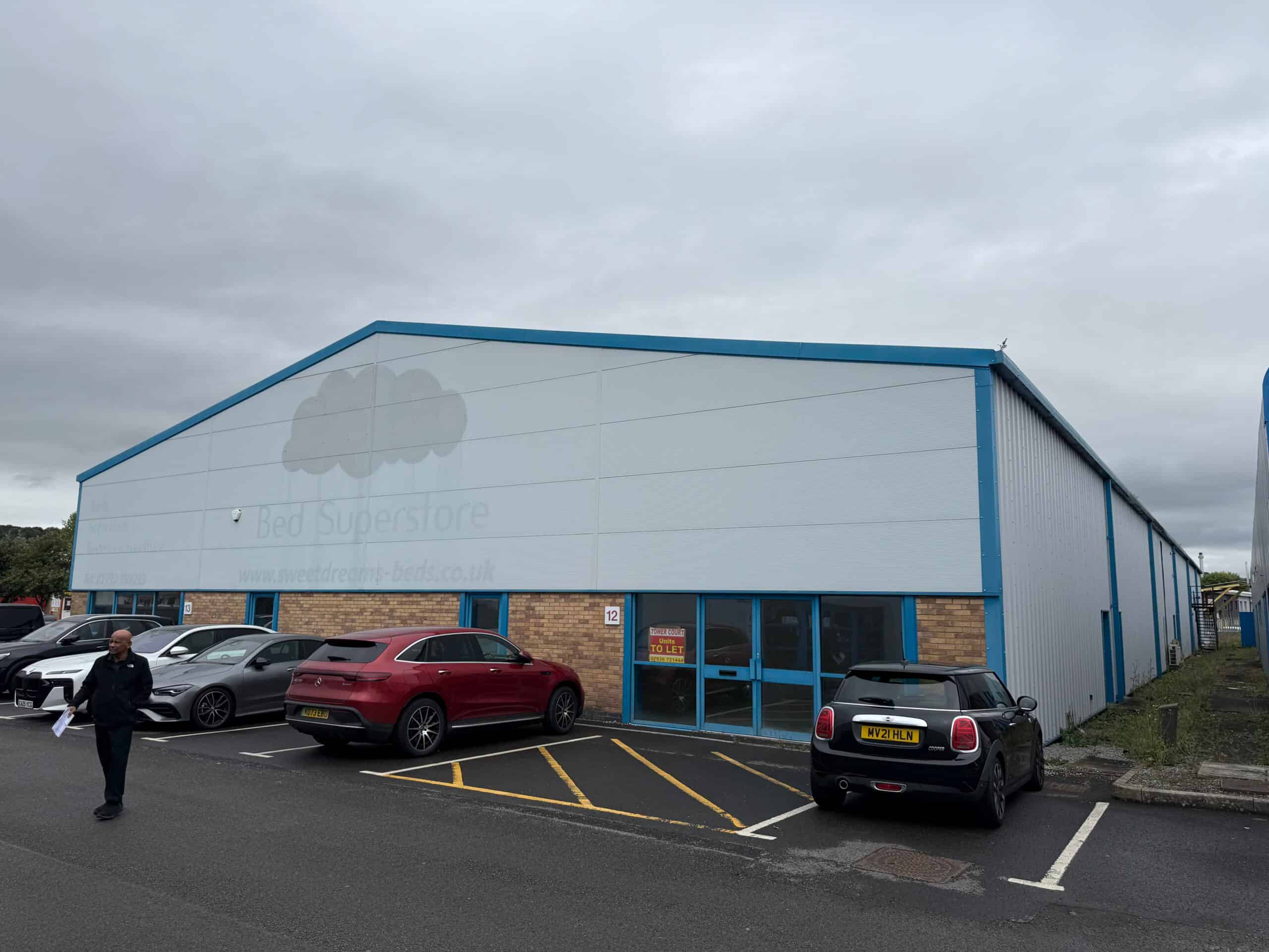 1,650 sq ft Trade Counter Unit